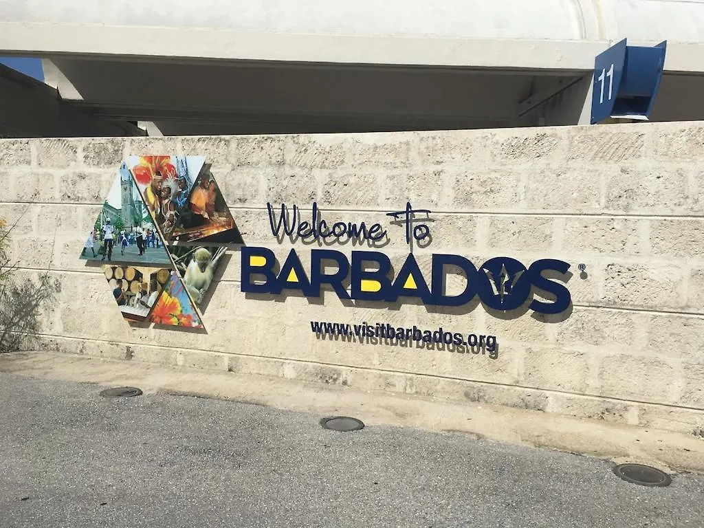 Casa de Férias Donamae 2 Story Barbados House Vila Bridgetown